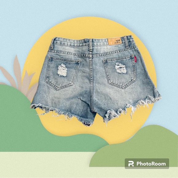 Saddle bronc distressed high rise denim short - Picture 5 of 6